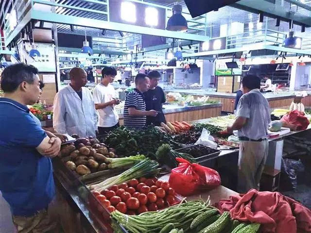 潛江10大市場(chǎng)食用農(nóng)產(chǎn)品天天快檢，筑牢食品安全防線